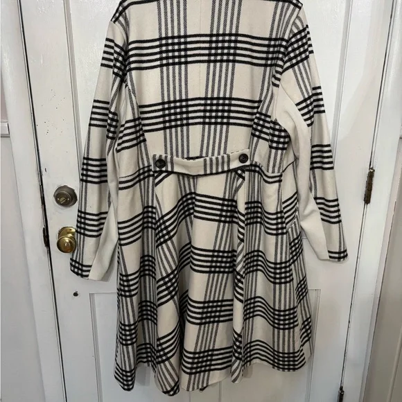 NWT TORRID BLACK AND WHITE PLAID PEA COAT WITH RED SIZE 3 22/24 VINTAGE LOOK - Picture 2 of 7
